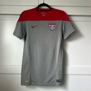 Nike USA men’s soccer Tshirt size small